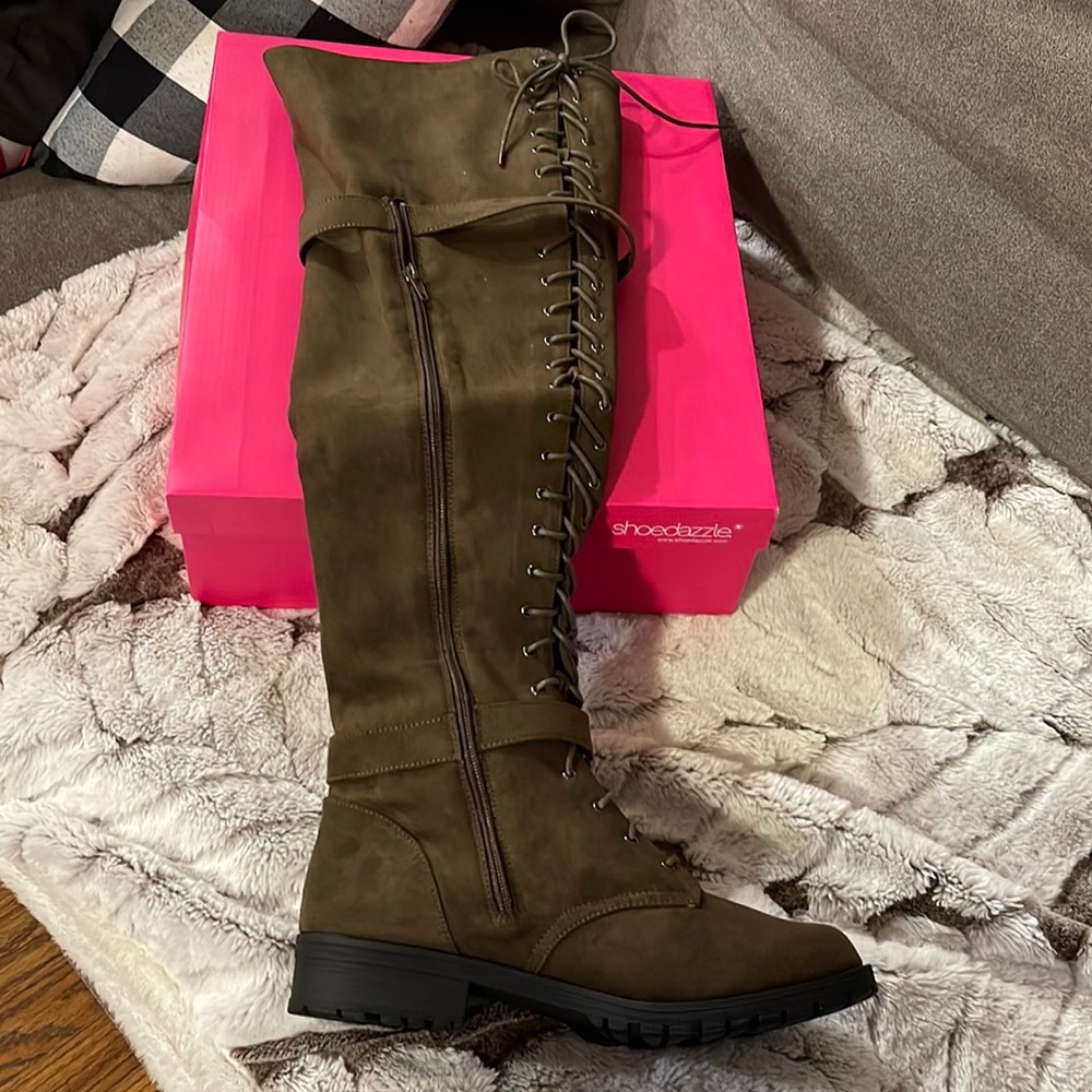 Brown boots 👢 size 11 new never used